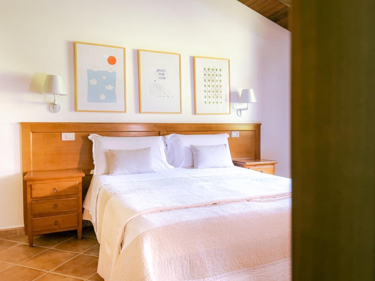 קפררולה Agriturismo La Valle Di Vico מראה חיצוני תמונה